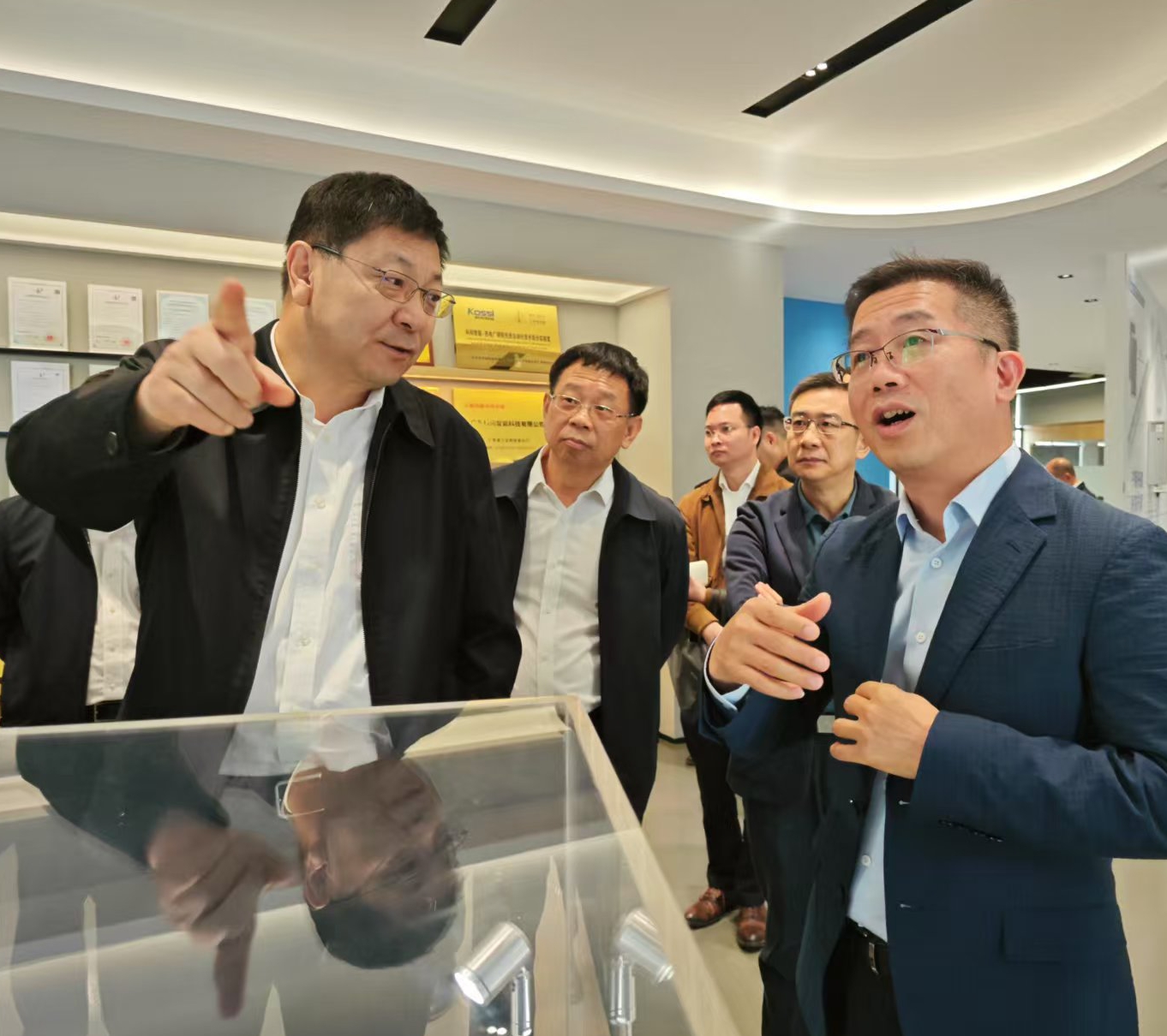 拉萨市长白涛同道带队到云顶集团官网调研